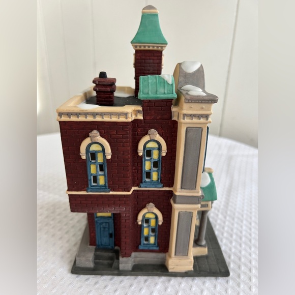 Department 56 “Arts Academy” - Picture 4 of 5